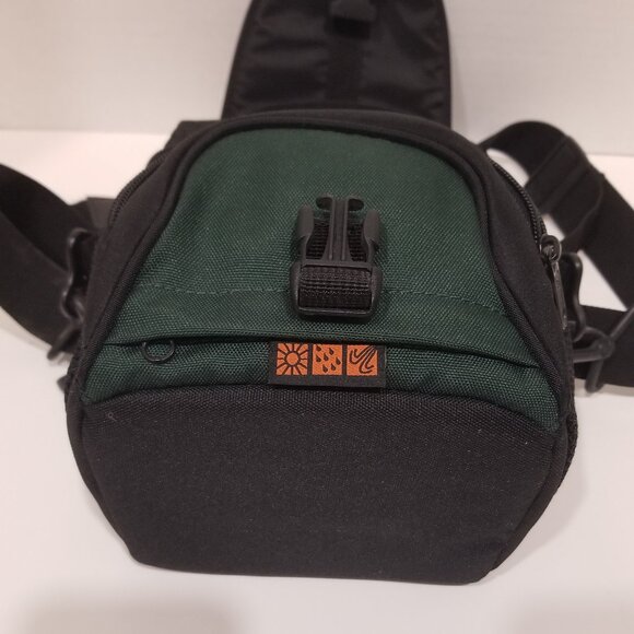 Lowepro Nova Micro AW Camera Shoulder Bag (Forest Green/Black), EUC - Picture 10 of 13